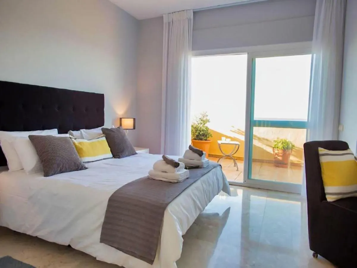 Beachfront Penthouse Marbella, Rio Real Playa Apartment